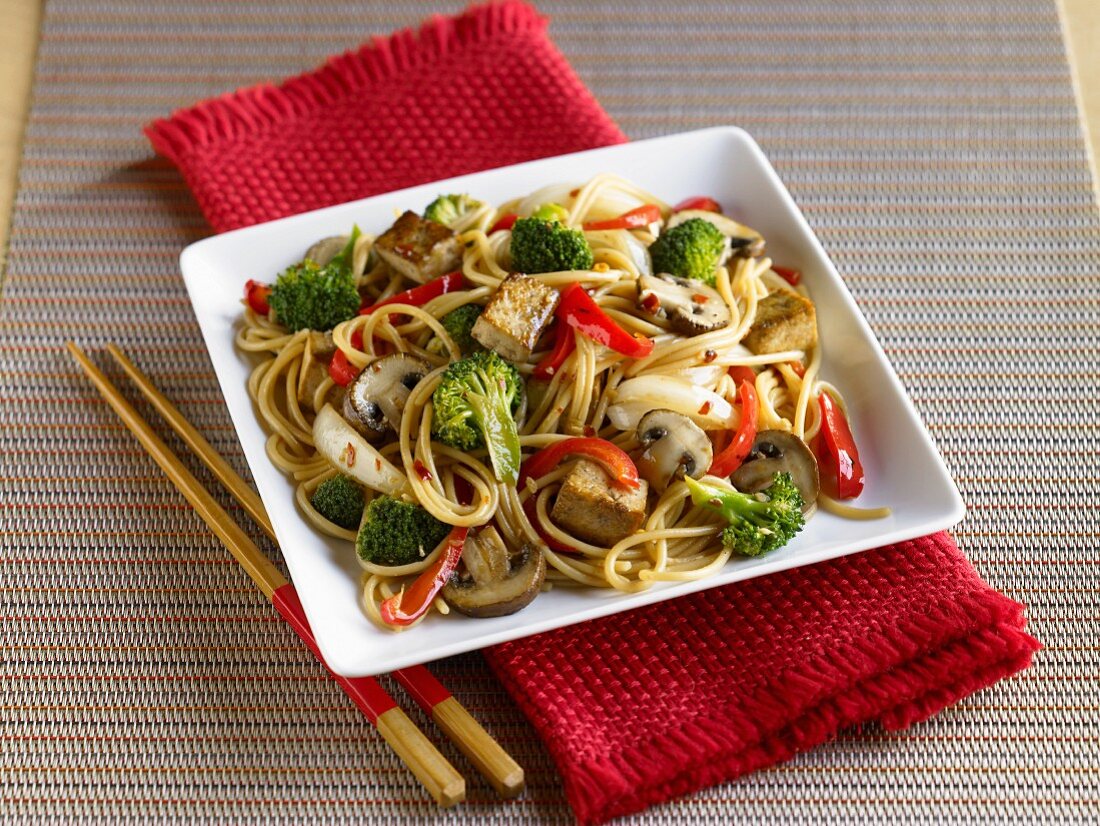 Tofu and Vegetable Stir Fry with Noodles