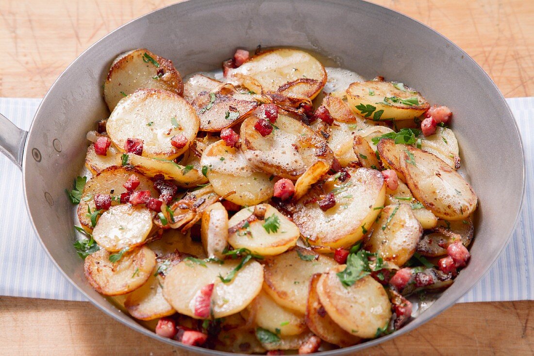 Bratkartoffeln mit Speckwürfeln