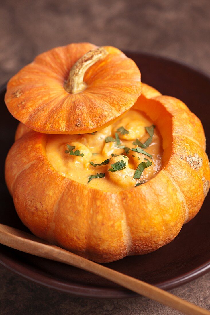 Camarao Na Moranga (stuffed pumpkin filled with shrimps, cream cheese and coriander, Brazil)