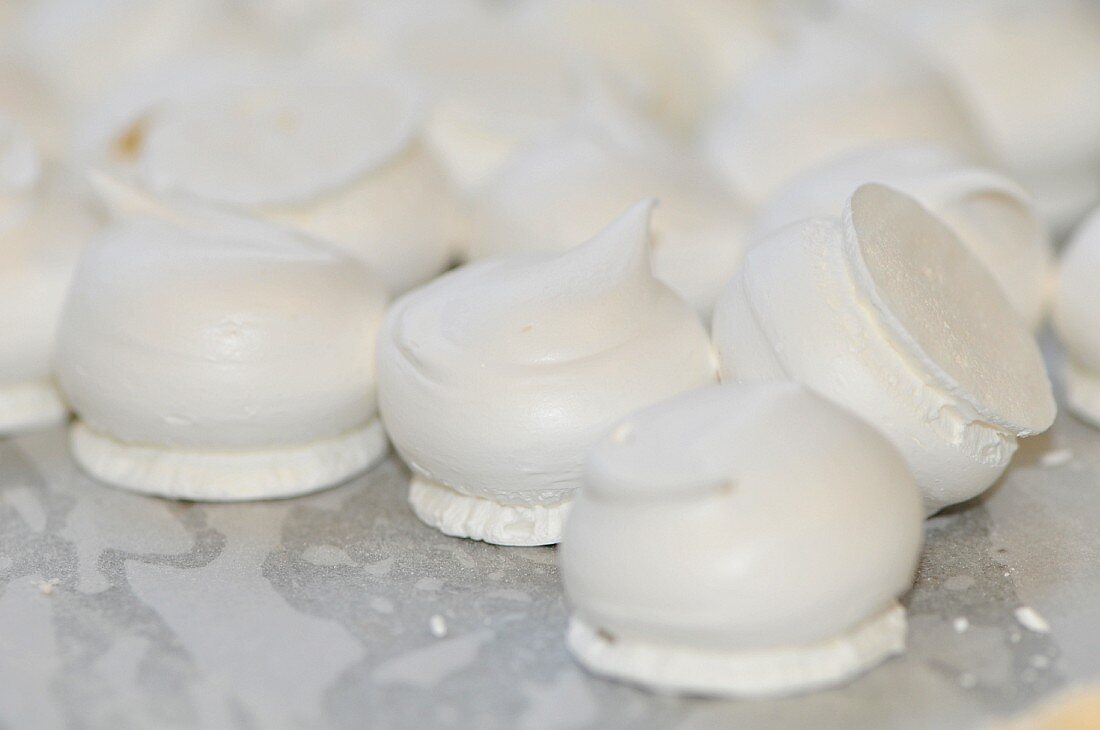 White meringues