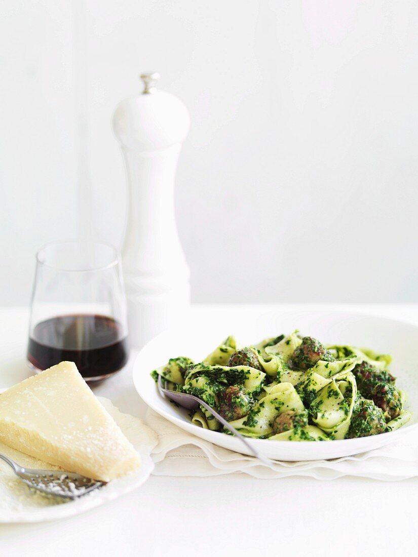 Pappardelle con le cime di rapa (pasta with rapini)