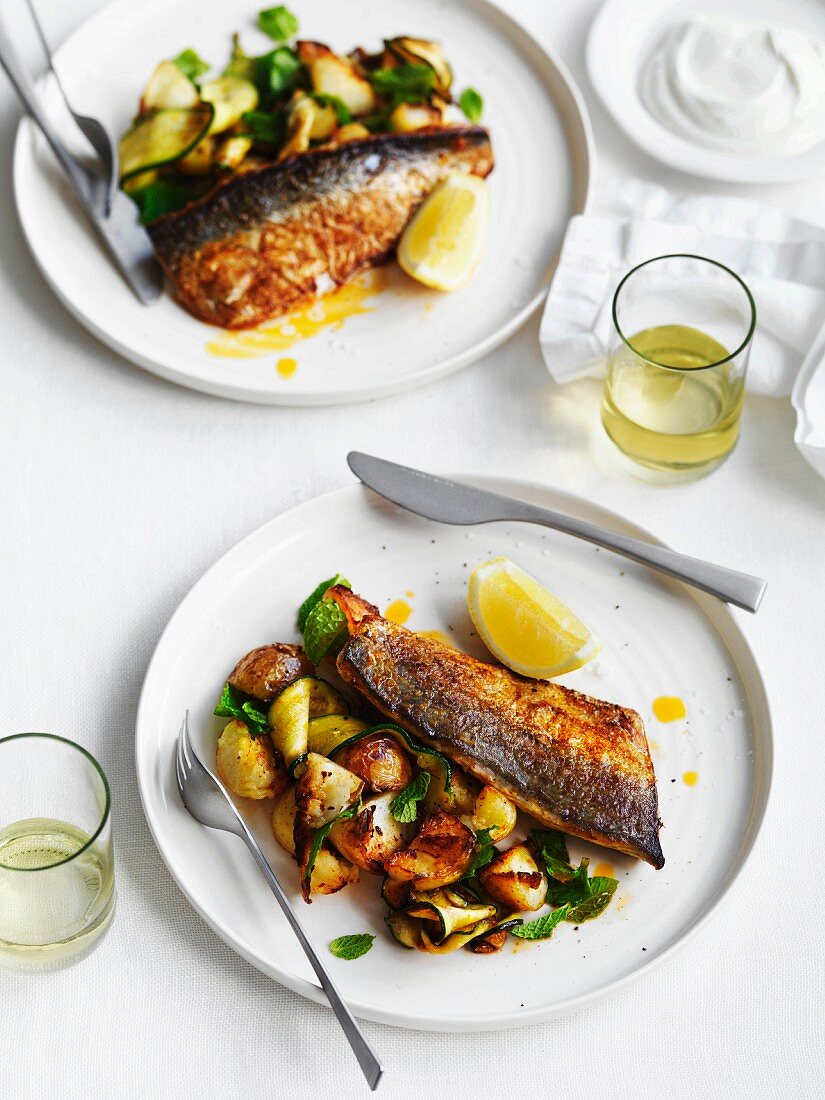 Spicy mackerel with fried potatoes, courgette and mint