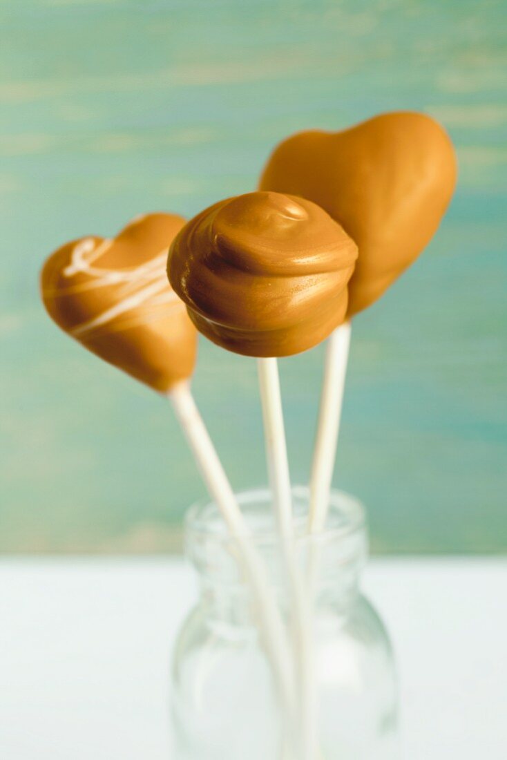 Caramel cake pops