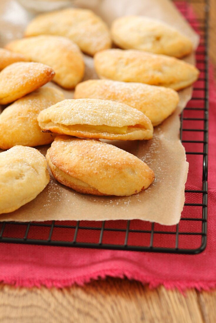 Quark turnovers with apple filling