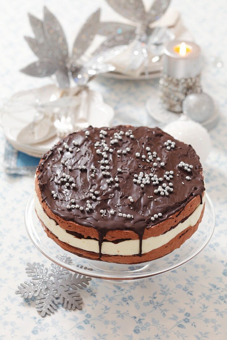 Chocolate cake with lemon mousse (Christmas)