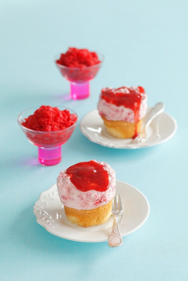 Sponge cake with strawberry mousse and strawberry sauce