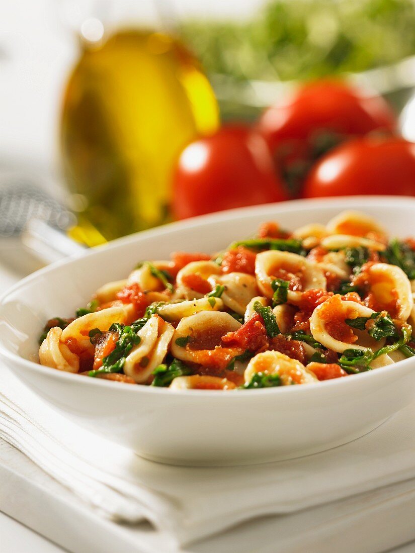 Orecchiette pasta with rocket and tomatoes
