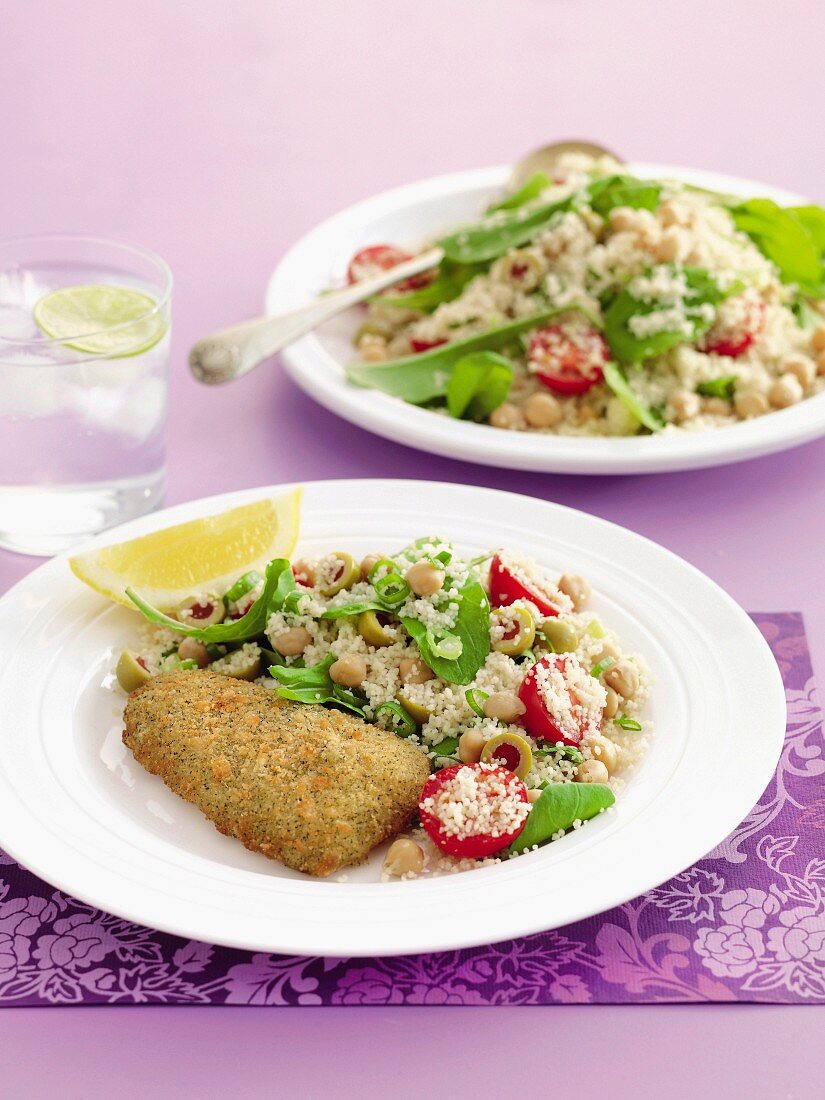 Paniertes Fischfilet mit Kichererbsen-Couscous