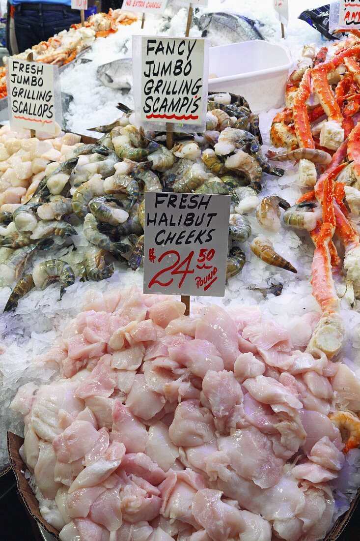 Halibut, scampi and scallops at the Pike Place Fish Market, Seattle, USA