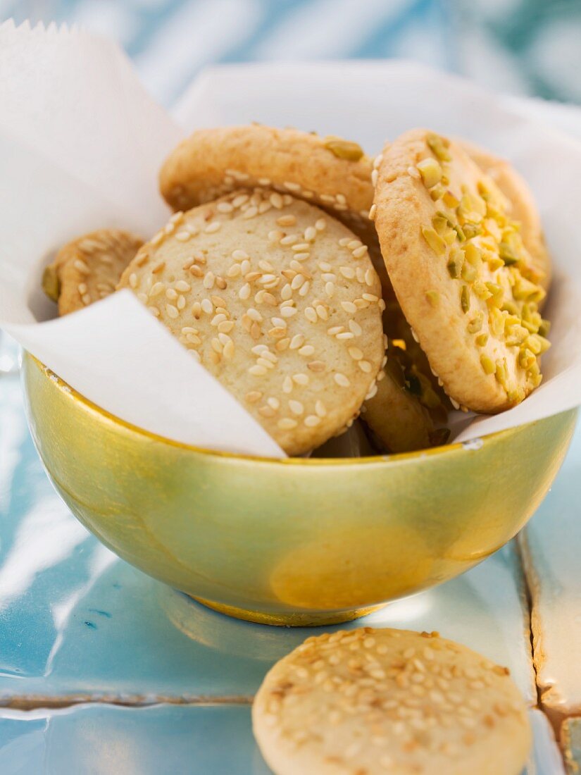 Sesame and pistachio biscuits