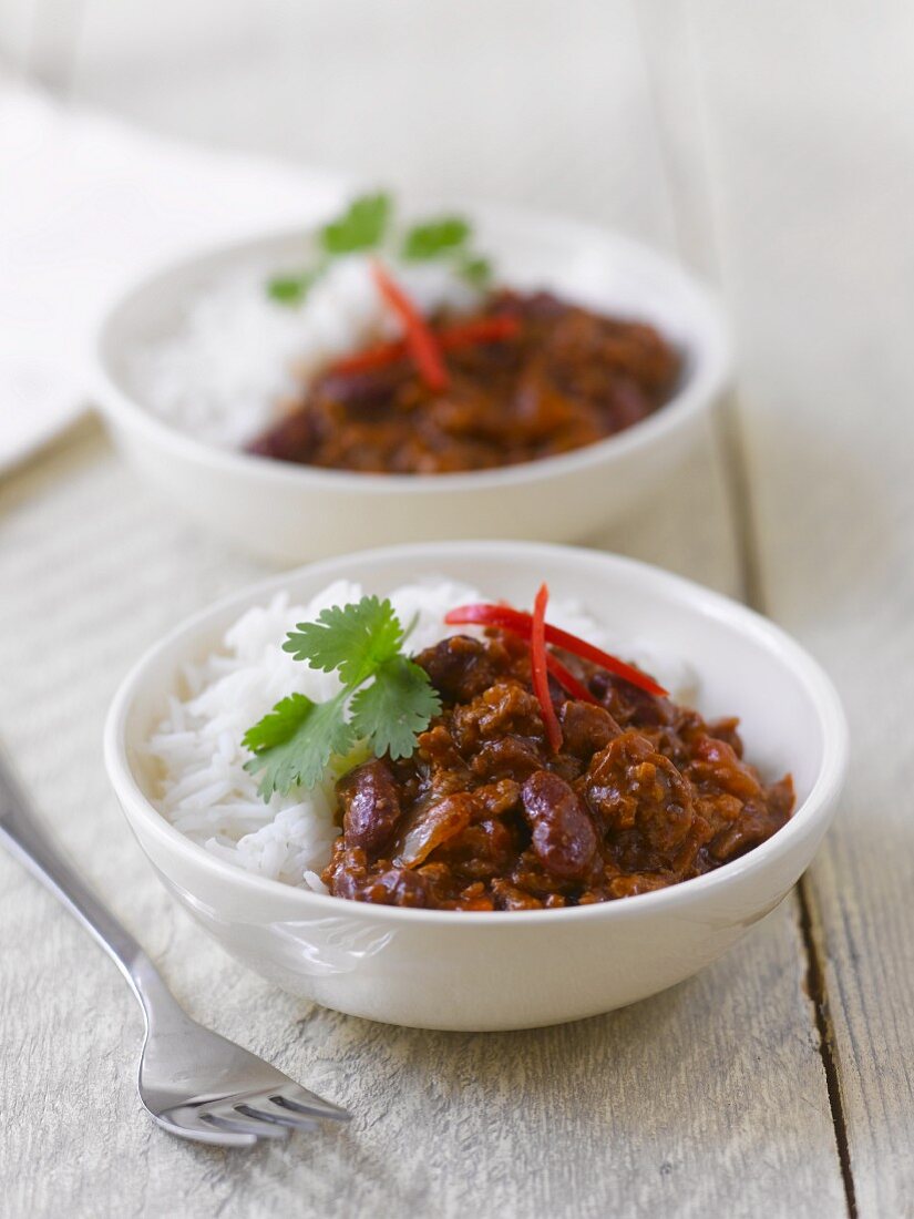 Chilli con carne with rice and coriander