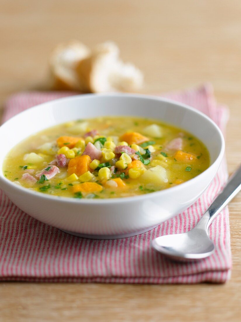 Chowder with sweetcorn and vegetables