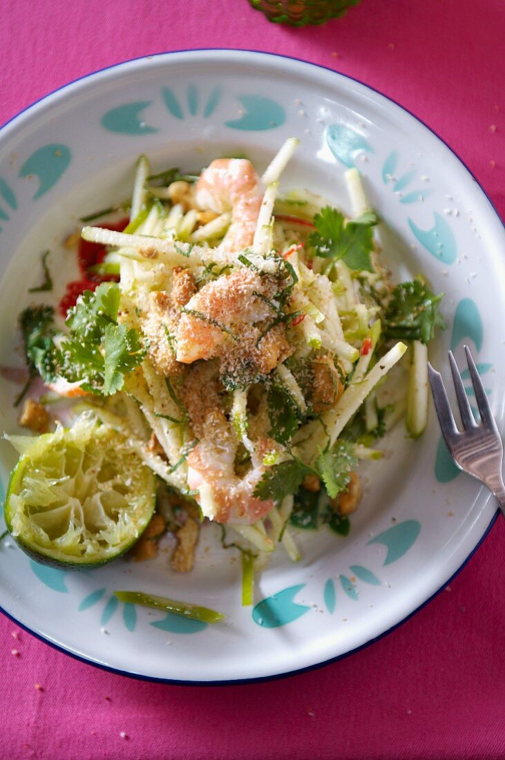 Apple salad with prawns, limes and coriander (Asia)