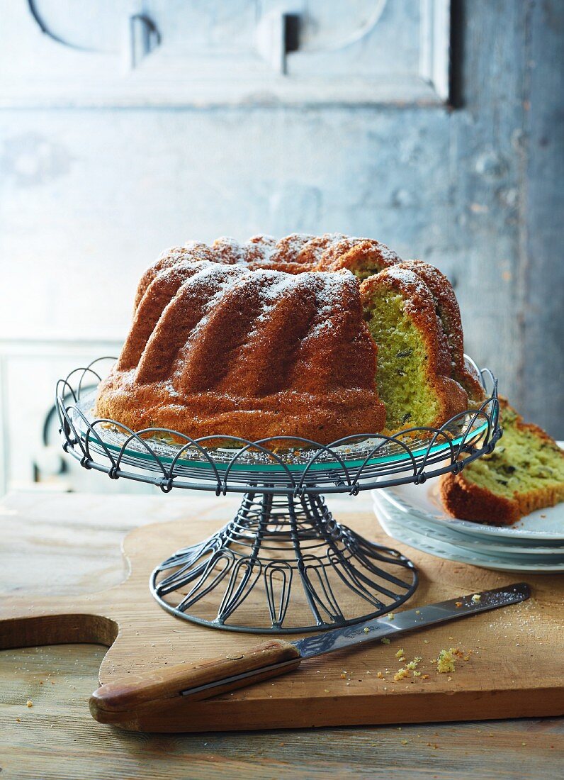 Pumpkin seed oil Bundt cake dusted with icing sugar (Austria)
