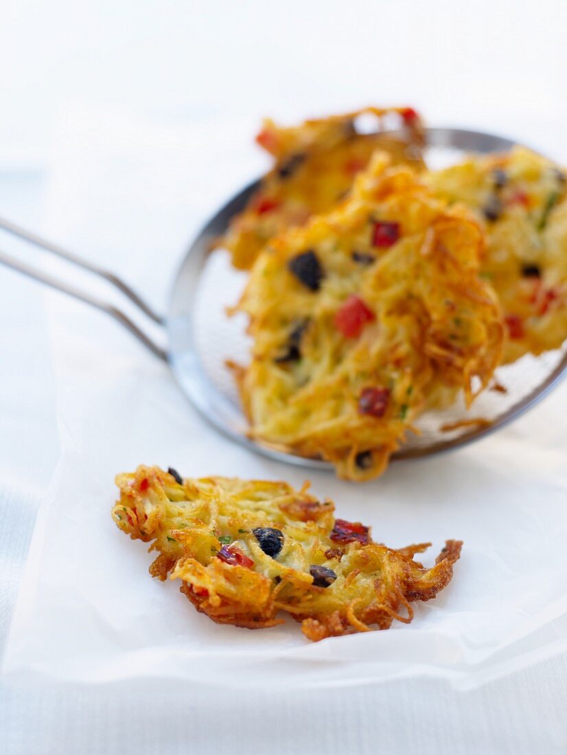 Vegetable cakes with olives