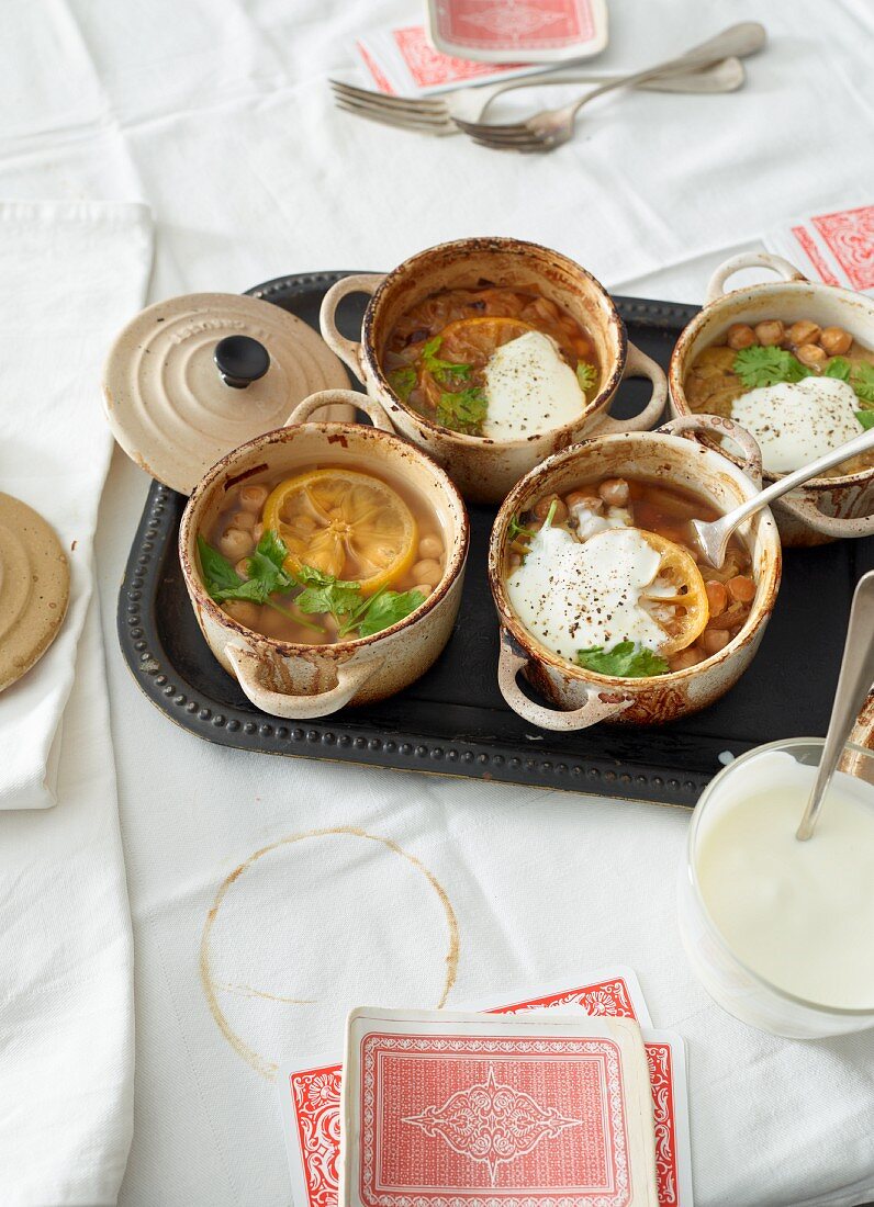 Chickpea stew with lemon and yogurt