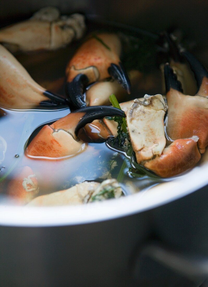 Cooked crab claws