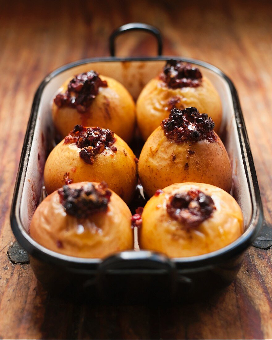 Baked apples with lingon berries