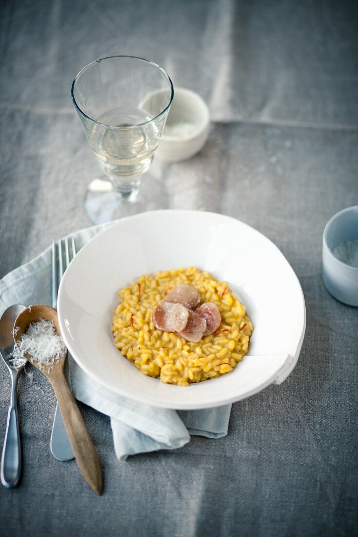 Safranrisotto mit Rindermarkscheiben