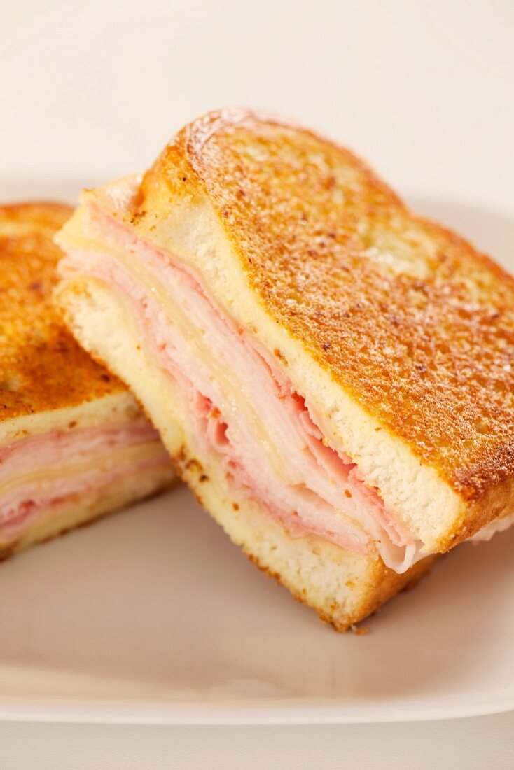 Monte Cristo Sandwich; Halved on a Plate