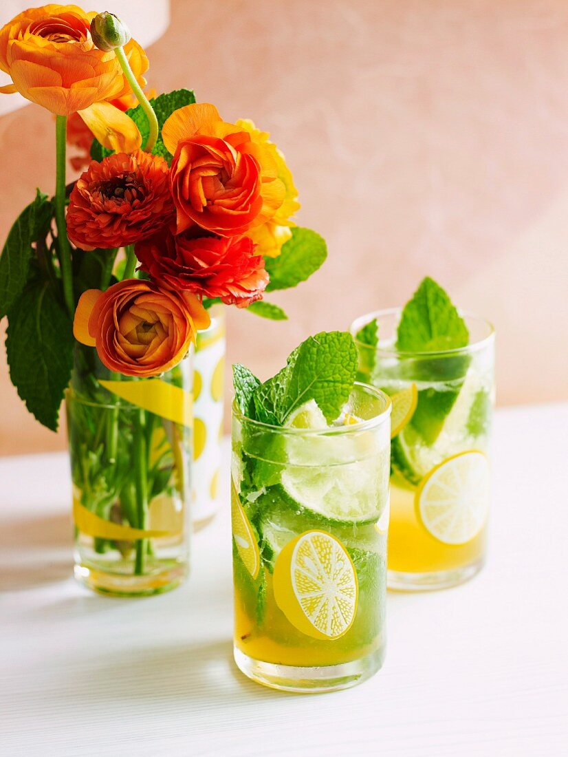 Punch with white rum, citrus fruit and mint