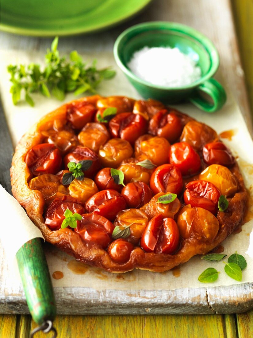 Tomato tart tatin with oregano