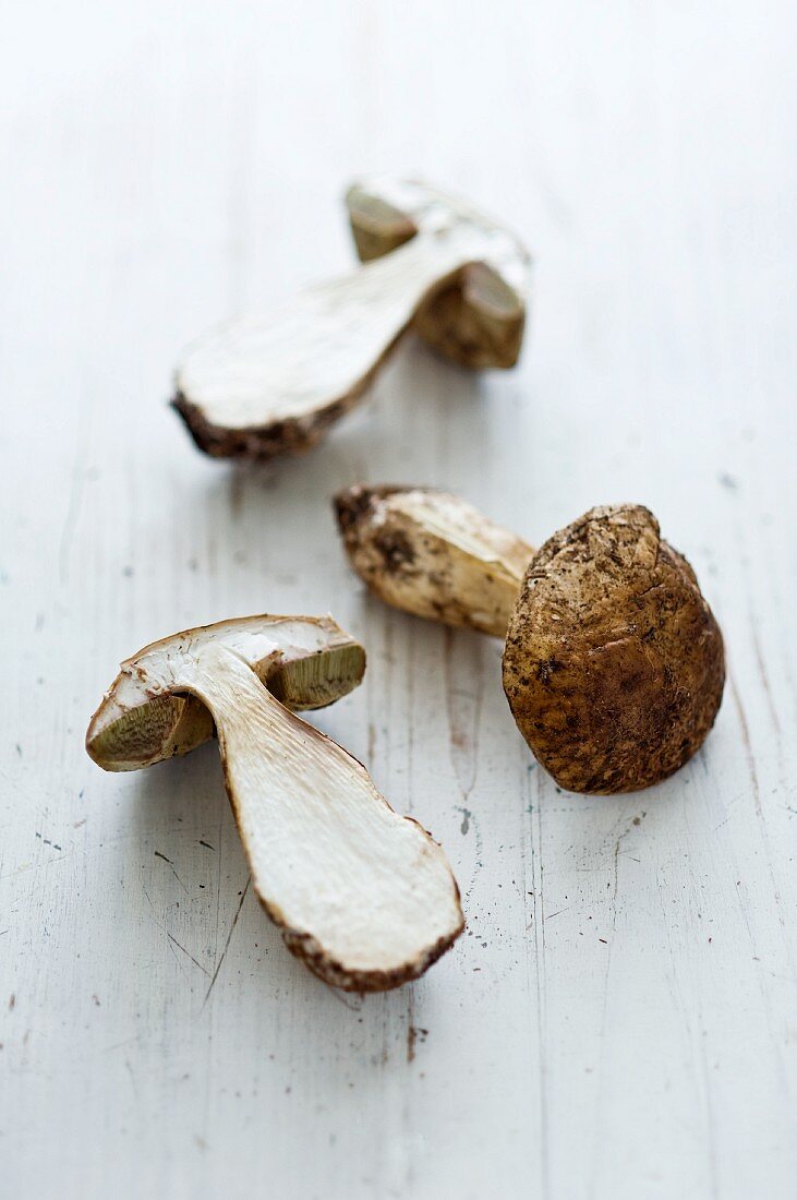 Fresh porcini mushrooms, whole and halved