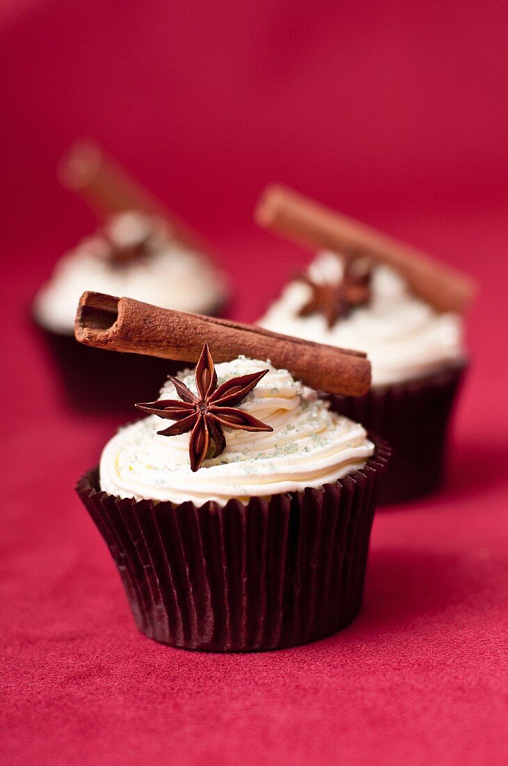 Vanille-Cupcakes mit Gewürzen (weihnachtlich)