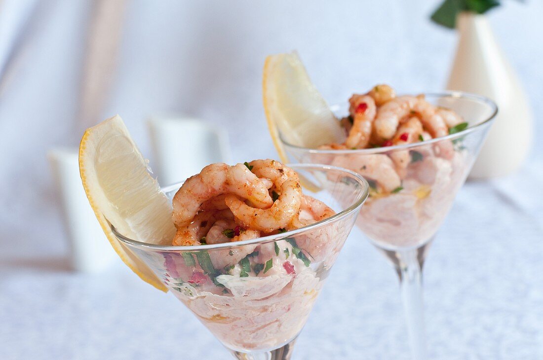 Zwei Shrimpscocktails