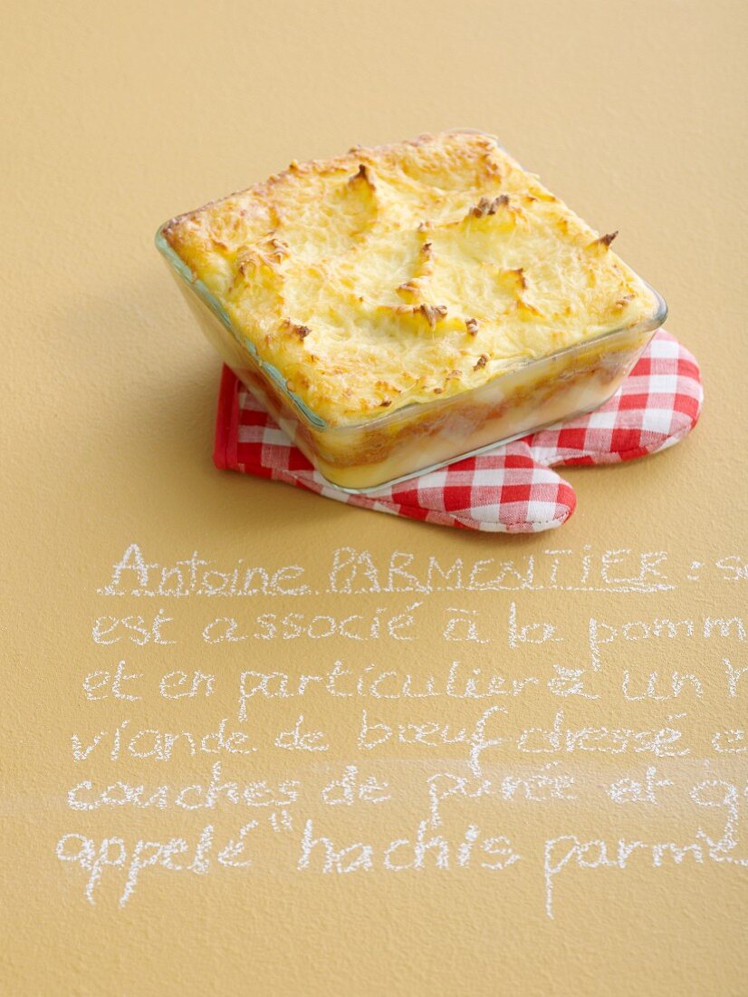 Parmentier (French minced meat bake with mashed potatoes)