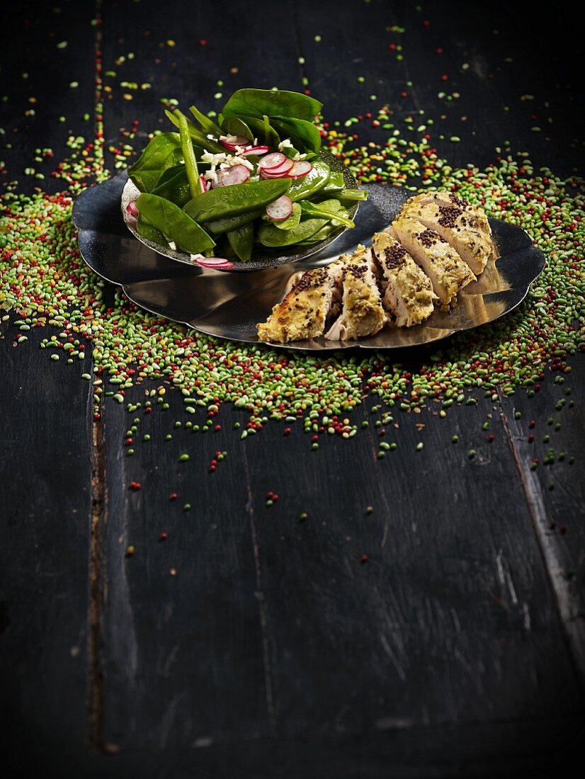 Tandoorihähnchen mit Zuckerschoten und Radieschen (Indien)