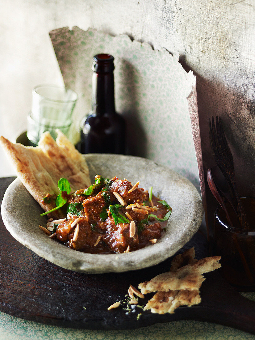 Afghanisches Lammcurry mit Spinat und Mandeln