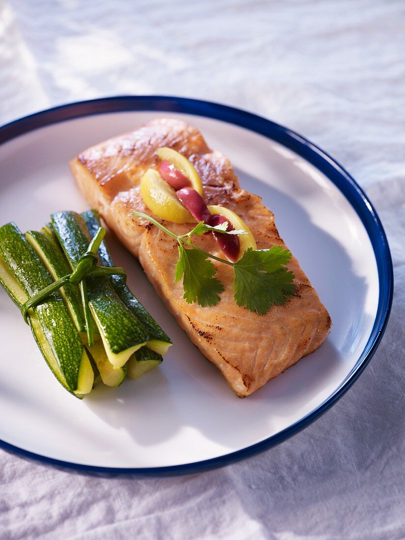 Salmon with courgette