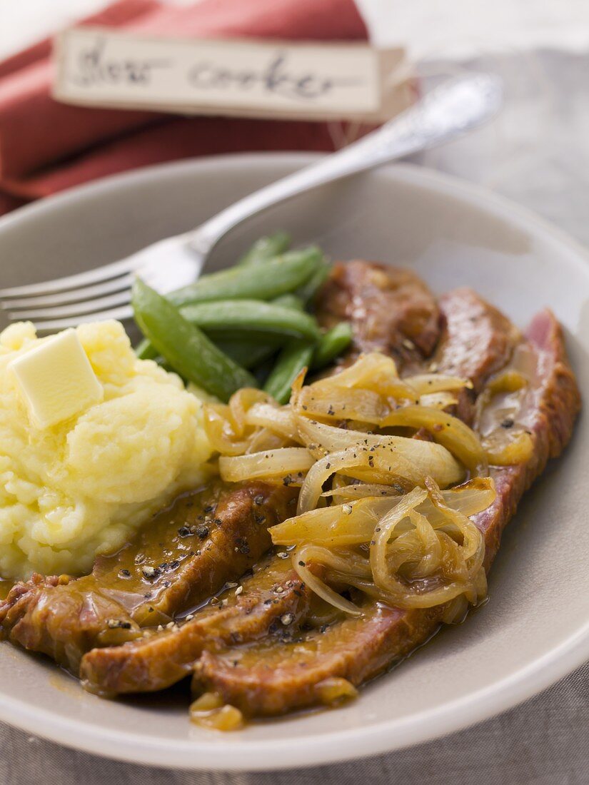 Braised brisket with onions and mashed potatoes, USA