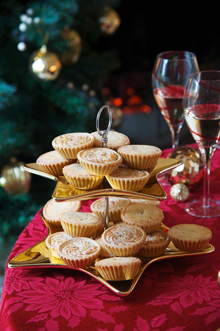 Weihnachtliche Mandeltörtchen