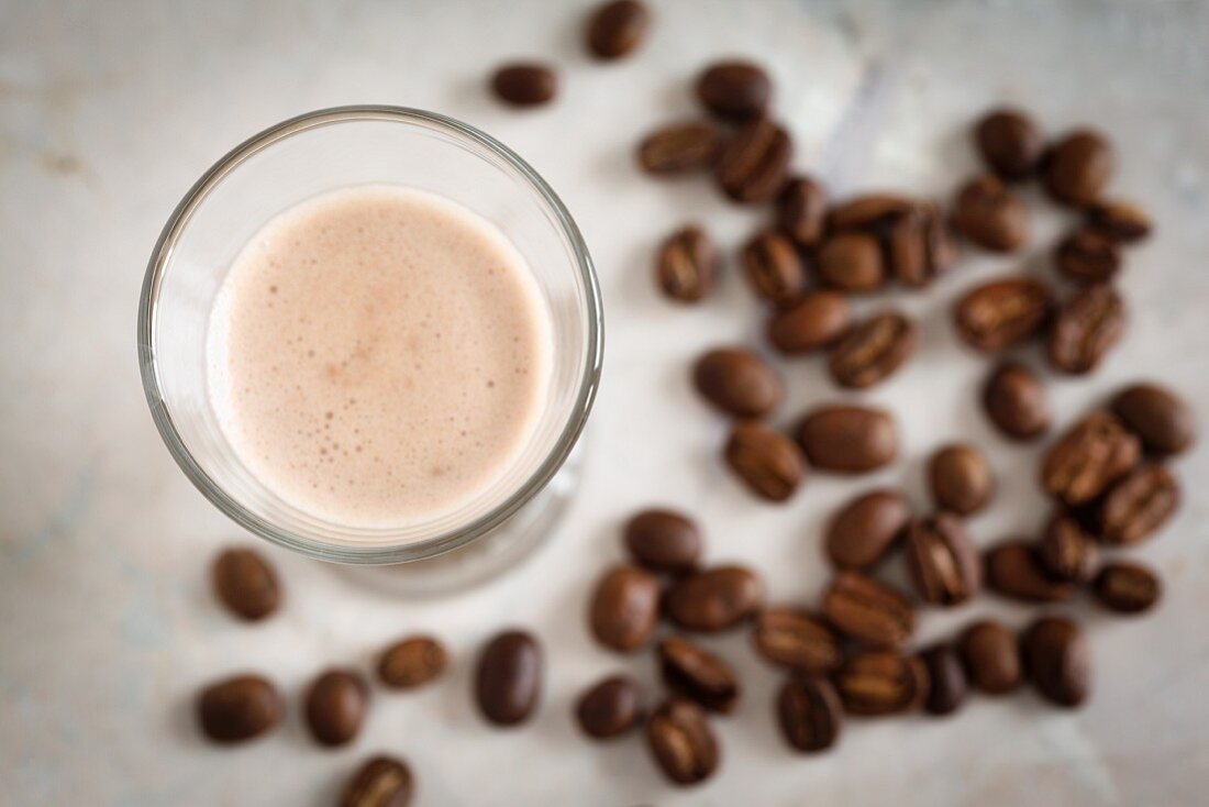 Coffee liqueur and coffee beans