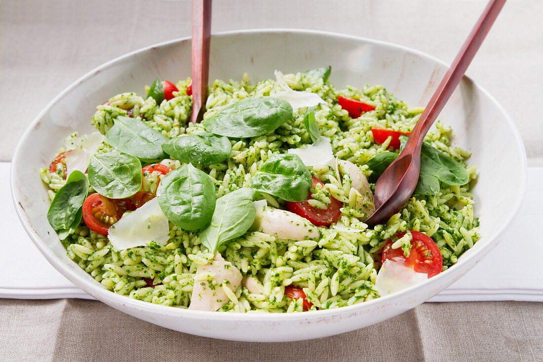 Chicken and orzo salad with pesto