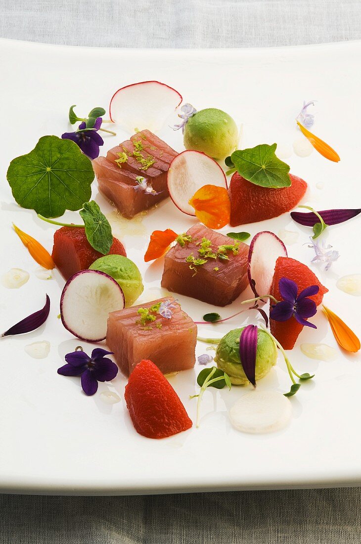 Tuna fish with Bloody Mary jelly