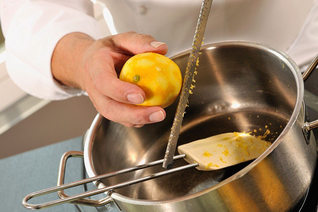 Grating (organic) lemon peel