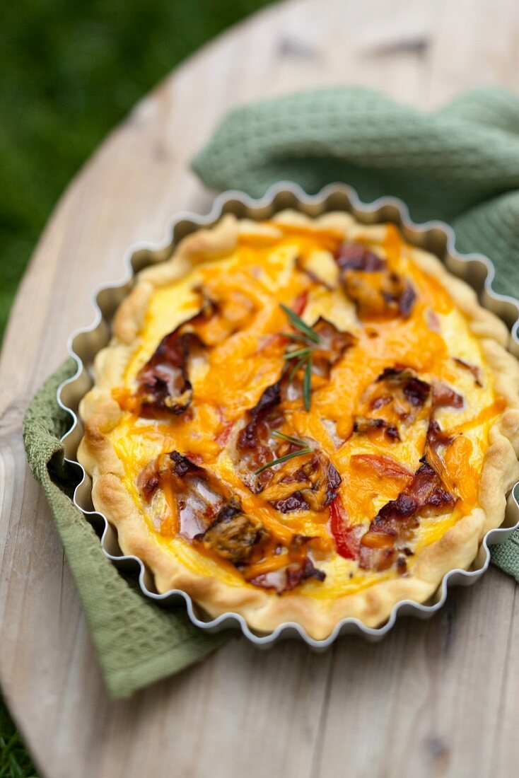 Tomato tart with bacon