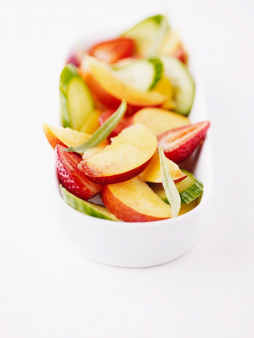 Obstsalat mit Gurke