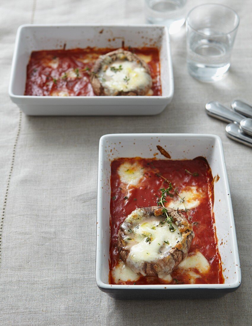 Portobello mushrooms with mozzarella and tomato sauce