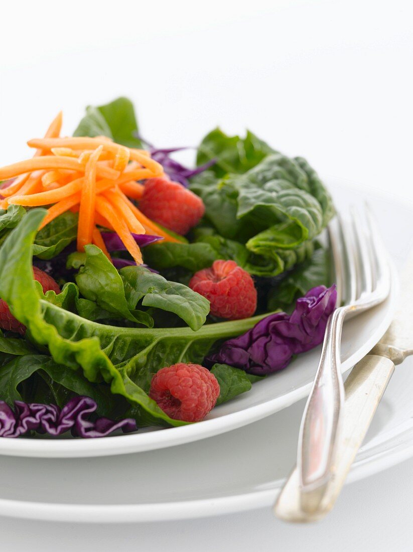 Fresh Spinach Salad with Raspberries