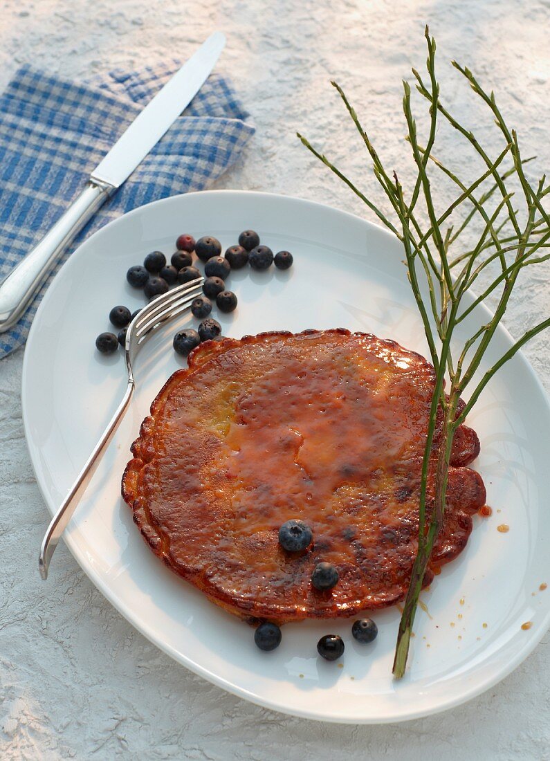 Gratinated, caramelised blueberry pancake