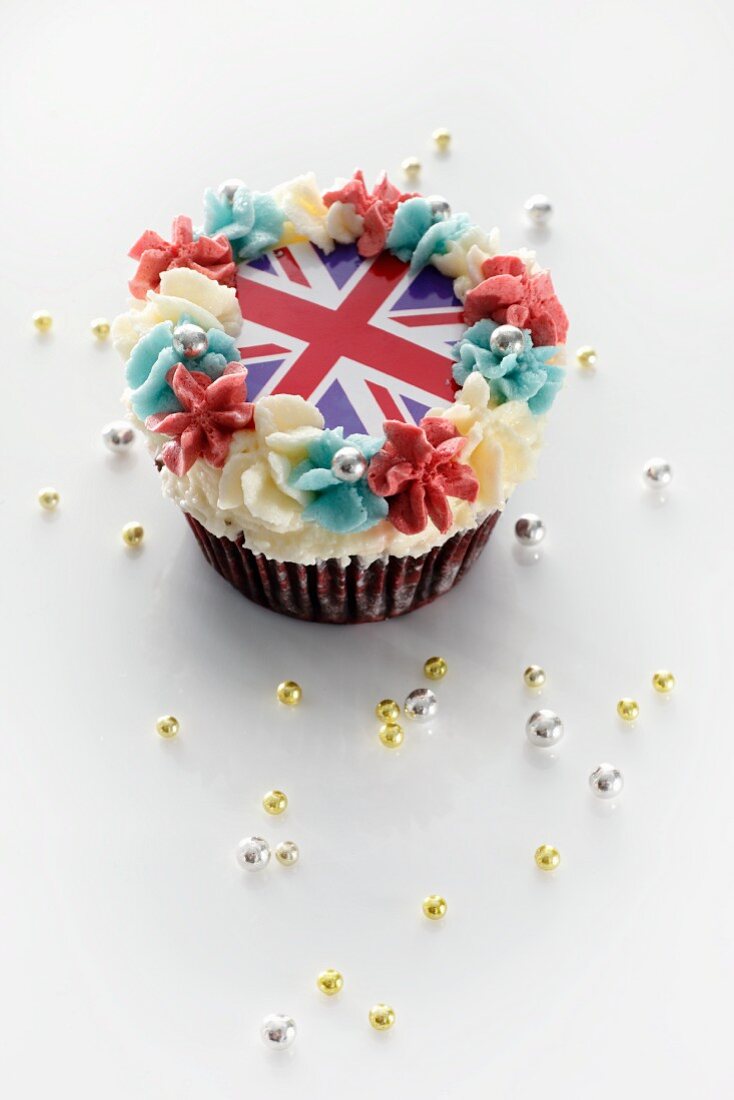 Cupcake mit Topping und Union-Jack-Motiv