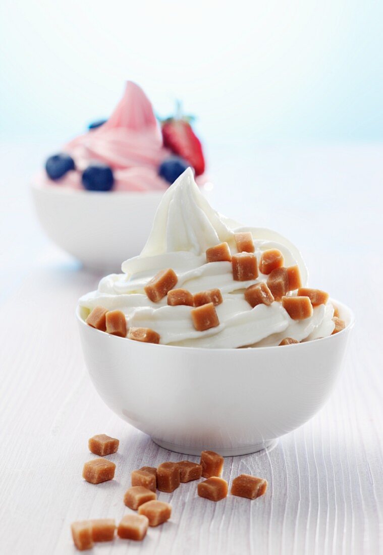 Frozen Joghurt mit Toppings