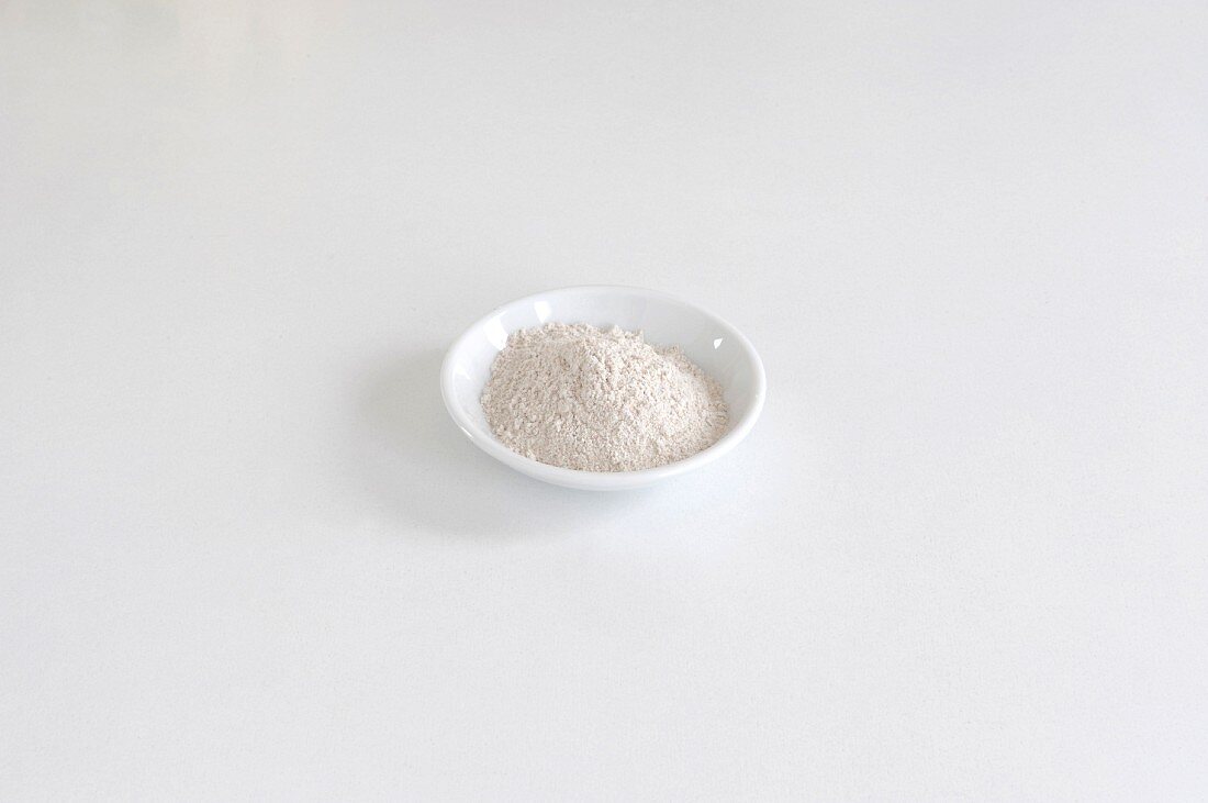 A dish of rye flour