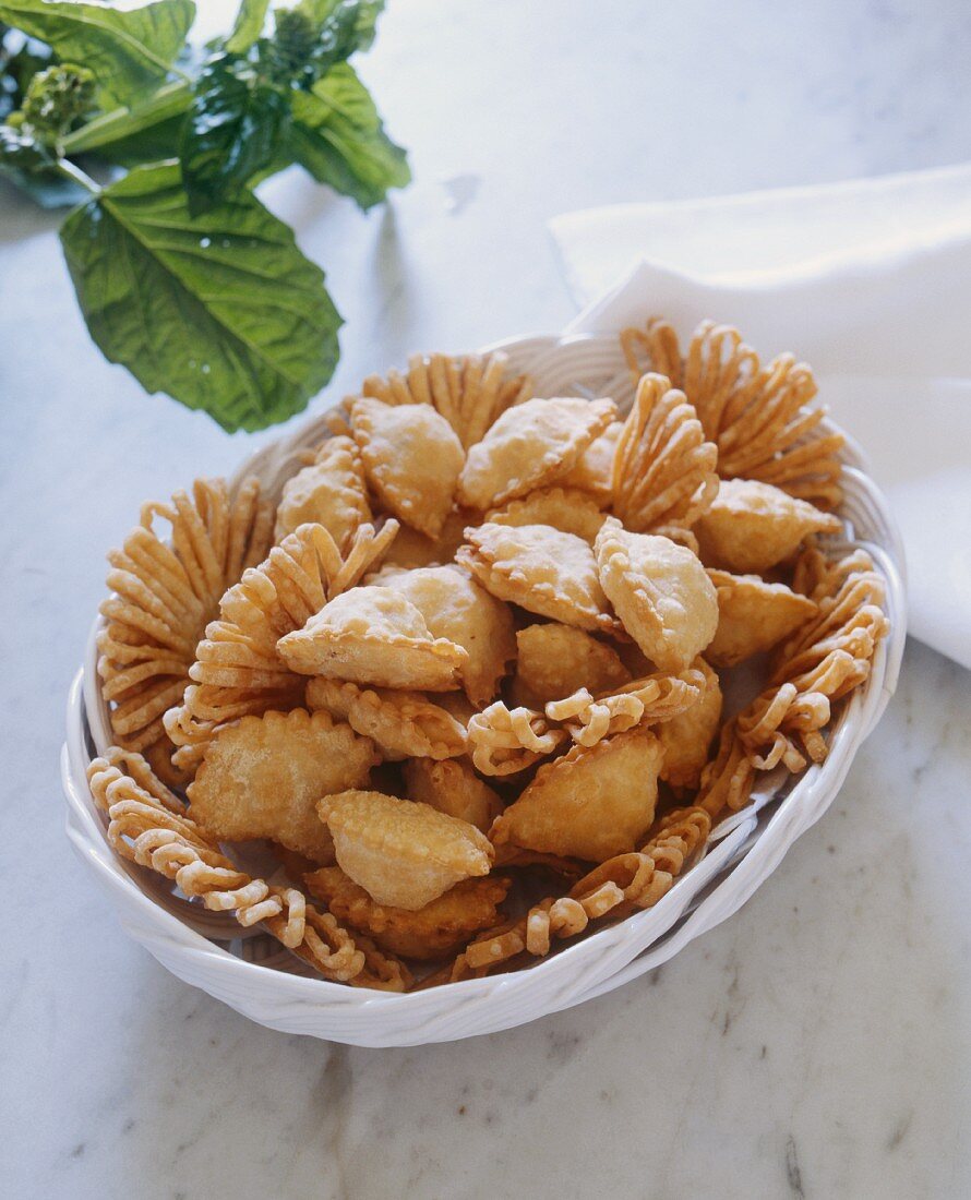 Panzerotti (Frittierte Teigtäschchen, Italien)