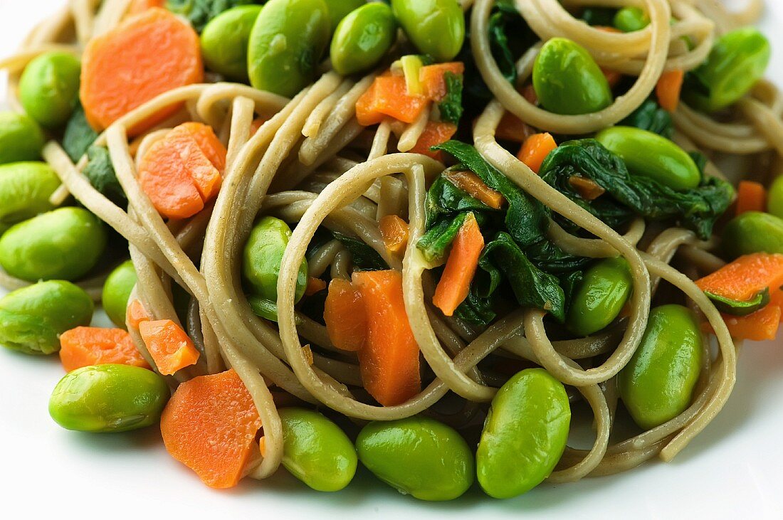Soba Noodles with Edamame, Carrots and Spinach; Close Up