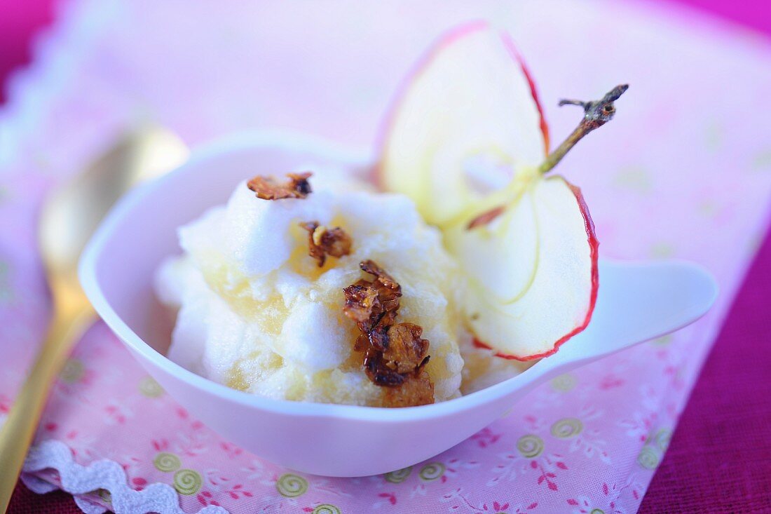 Apple foam with a slice of fresh apple